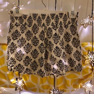 Black and White Paisley Patterned Flowy Shorts